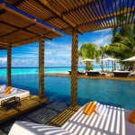 La piscine de Jumeirah Dhevanafushi, Maldives