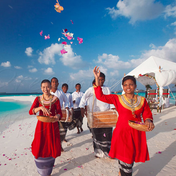 Baros Maldives moments favoris Célébrer son histoire d’Amour lors d’une cérémonie de mariage sur la plage