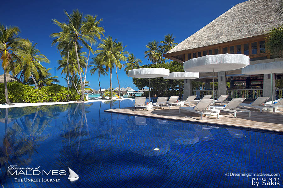 Hôtel W Maldives La piscine du Bar WET