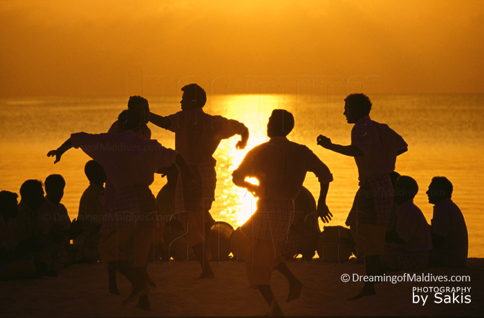 Danses et percussions traditionnelles des Maldives, Le Bodu Beru