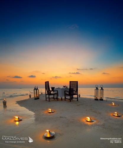 diner au Coucher de Soleil Maldives