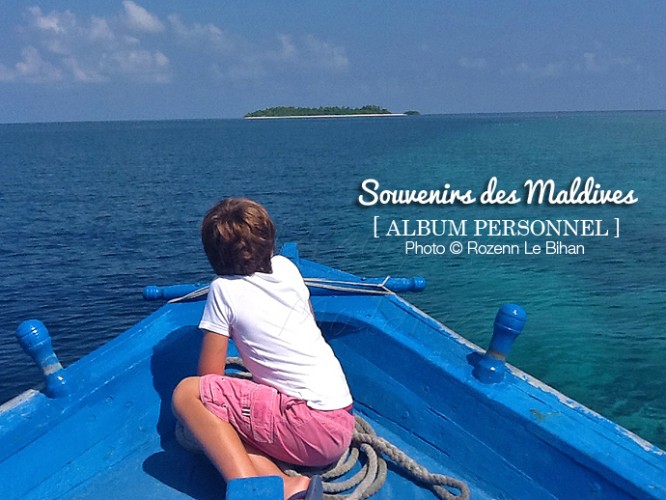 Balade en Dhoni. avec des enfants aux Maldives