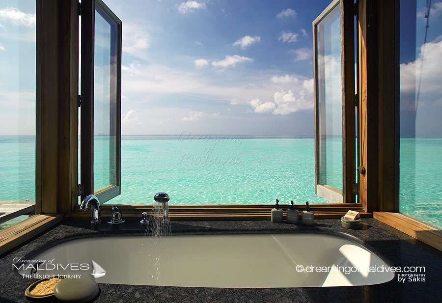 photo de salles de bain de rêve. les plus belles salles de bain baignoires et jacuzzis vus aux Maldives gili lankanfushi
