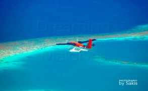 Photo of the Day : Maldives, flying in the Blue with Maldivian Air Taxi