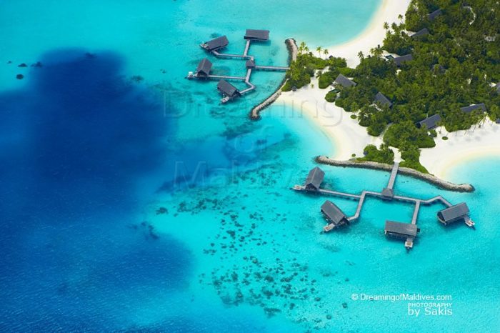 Photo David and Victoria Beckham in Maldives at One and Only Reethi Rah