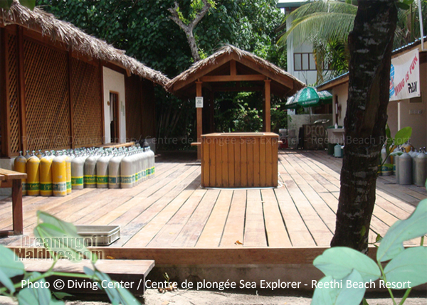 Sea Explorer Diving Centre - Reethi Beach Resort Maldives Baa Atoll