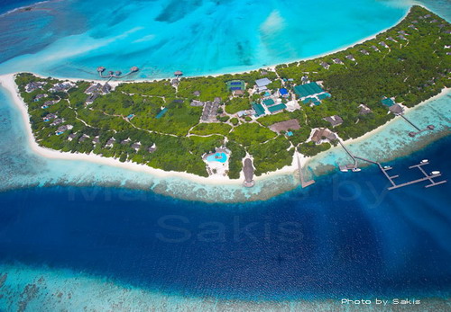 Island Hideaway Maldives Best Small Hotel in Maldives/ Asia Pacific Category. Bloomberg Trophy | © Sakis Papadopoulos