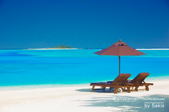 Naladhu Maldives - Photo Gallery The beach, in front of the Lagoon Houses