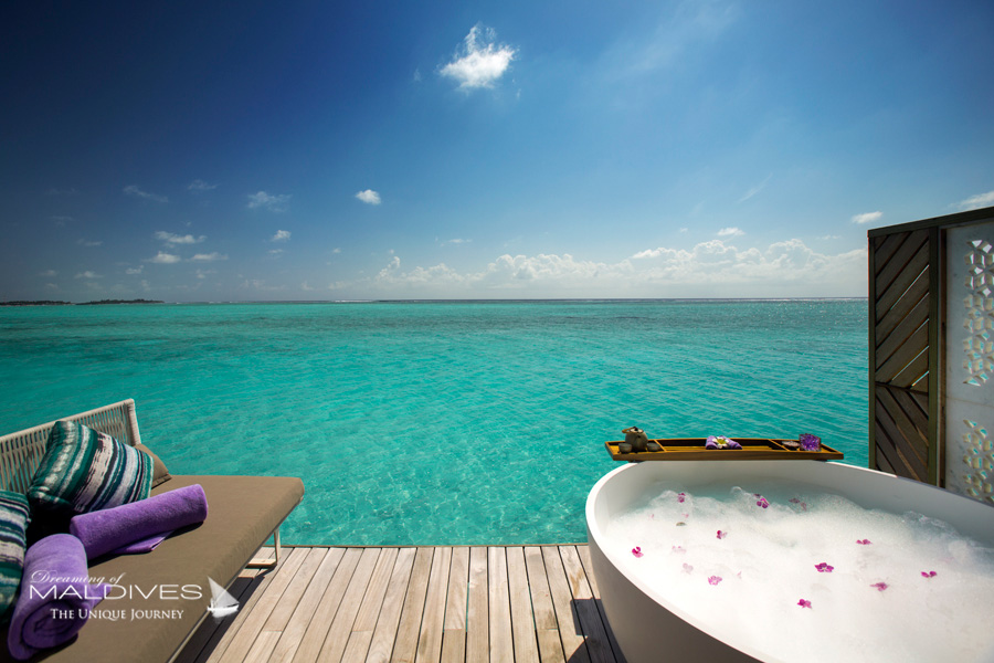 Ozen at Maadhoo Maldives. The Spa Over water treatment Room. Relaxing Deck