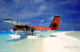 Hydravion de la Maldivian Air Taxi gare sur un banc de sable