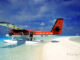 Hydravion de la Maldivian Air Taxi gare sur un banc de sable