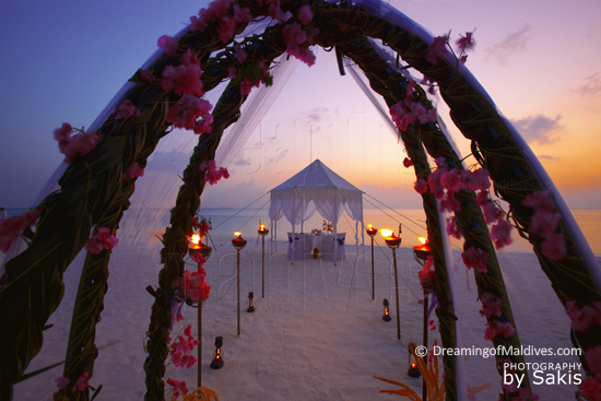 Anantara Dhigu Maldives, Diner sur la Plage Anantara Dhigu Maldives, Diner Romantique sur la Plage