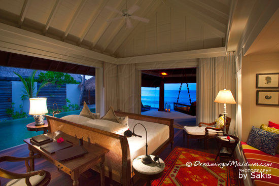 Galerie de Photos Naladhu Maldives - Interieur des Ocean Houses avec vue sur le coucher de Soleil Galerie de Photos Naladhu Maldives - Interieur des Ocean Houses avec vue sur le coucher de Soleil