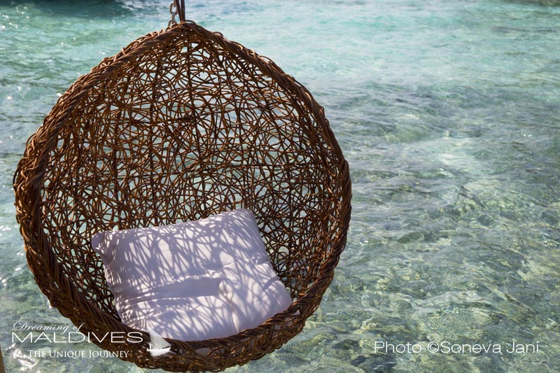 Soneva Jani Les fauteulis suspendus des Villas