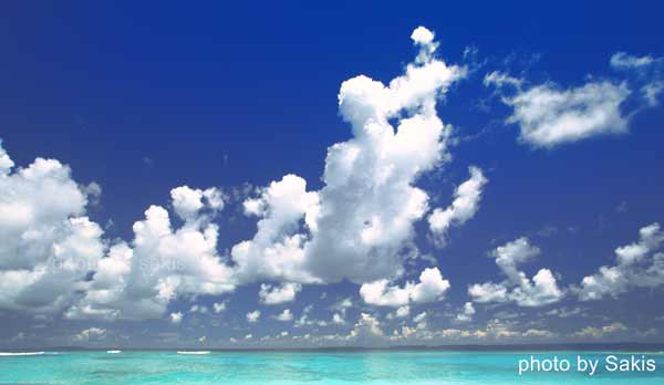 Climat des Maldives - la mousson d'Hiver  belle formation nuageuse typique de la saison sèche