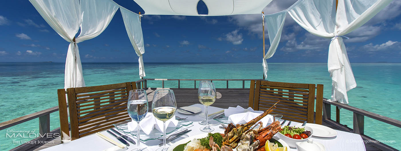 Baros Maldives Déjeuner au milieu du lagon sur le Piano