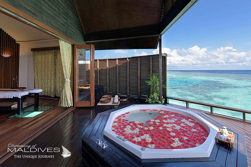 Hôtel Lily Beach Maldives Le Jacuzzi du Spa