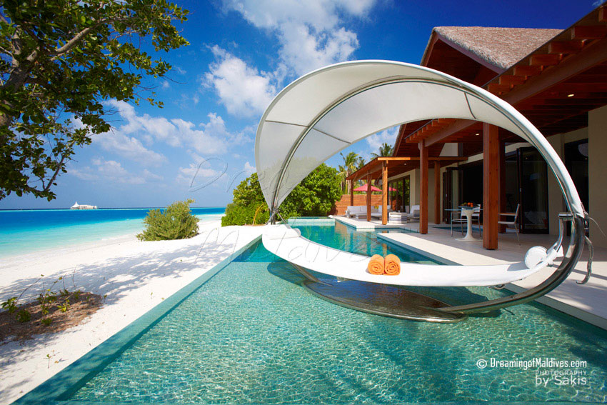 Niyama Maldives Beach Pavilion - La piscine et les Hamacs Cocon