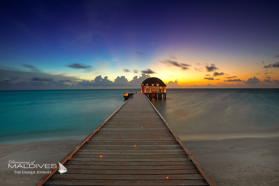 OZEN at Maadhoo Maldives La Jetée au Coucher de Soleil