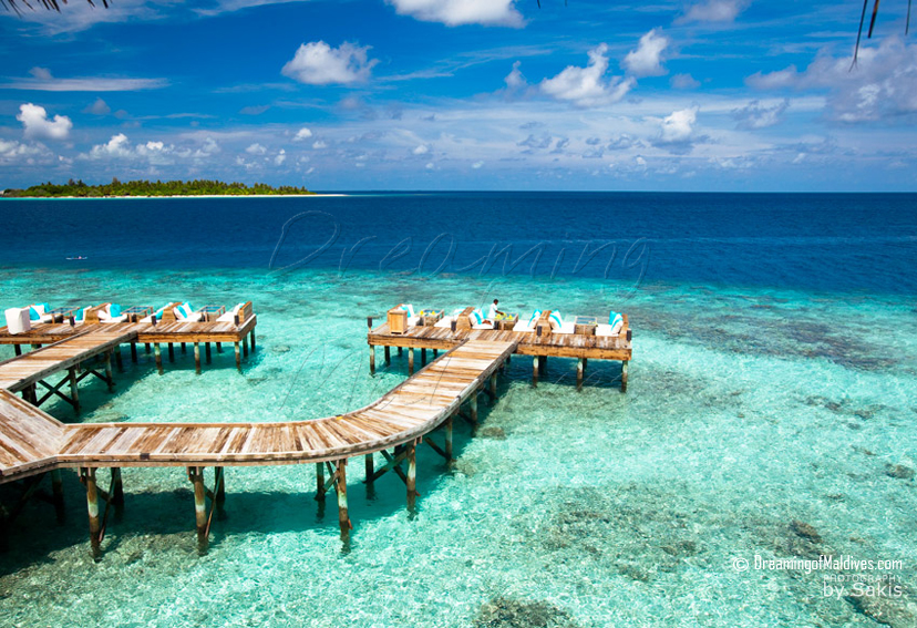 Six Senses Laamu Maldives Restaurant Deck-A-Dence
