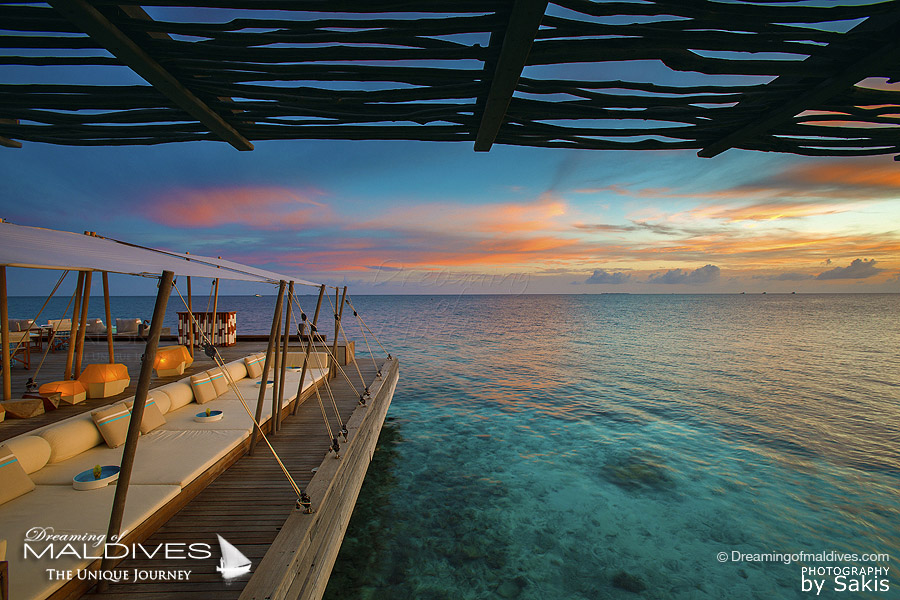 Hôtel W Maldives Bar SIP au Coucher de Soleil