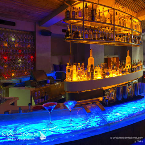 Hôtel W Maldives moments favoris Danser à 6 mètres sous le sable à la discothèque 15 BELOW