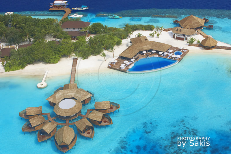 Photo aérienne des Maldives Lily Beach Spa et piscine