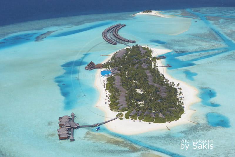 Photo aérienne des Maldives Ile Hotel du Anantara Dhigu dans l'Atoll Sud de Kaafu