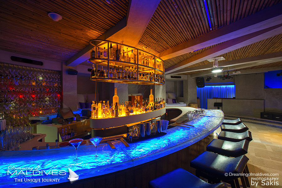 Que faire aux MAldives Faire la fête et danser sous le sable d'une île tropicale comme ici à W Maldives