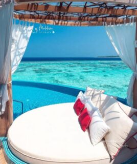 Would you spend a full day here doing absolutely nothing? 🌴 📷 @impressionsphotobysakis #LuxuryTravel #luxurylifestyle #luxuryhotel #slowlife #beachlife