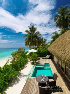 Just here …
📷 @impressionsphotobysakis  #luxurytravel #luxuryhotel #travelinspiration #travelgoals #luxuryvilla