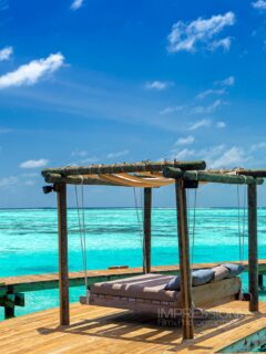 Current status: Chilling In fifty shades of blue.
📷 @impressionsphotobysakis #luxurytravel #luxuryhotel #travelgoals #chillvibes #travelinspiration