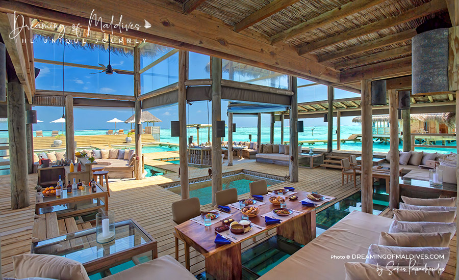 L'INTÉRIEUR DE LA PRIVATE RESERVE À GILI LANKANFUSHI