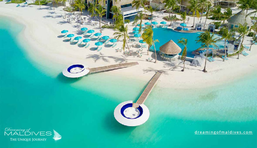 photo aérienne hôtels des îles maldives