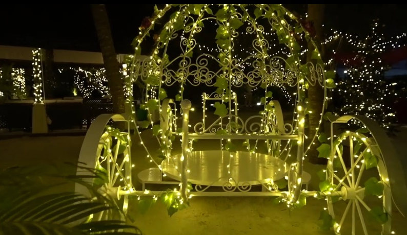 Four Seasons Kuda Huraa à Noël