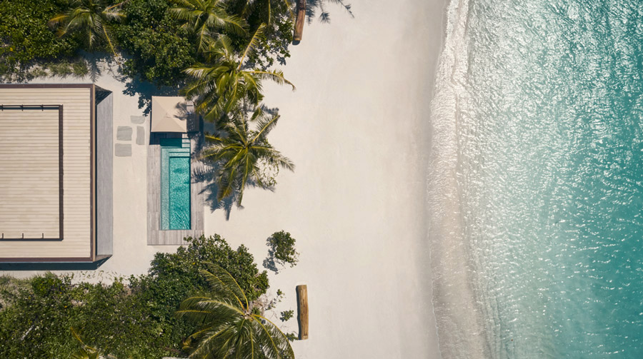 vue aérienne patina maldives villa sur plage beach house