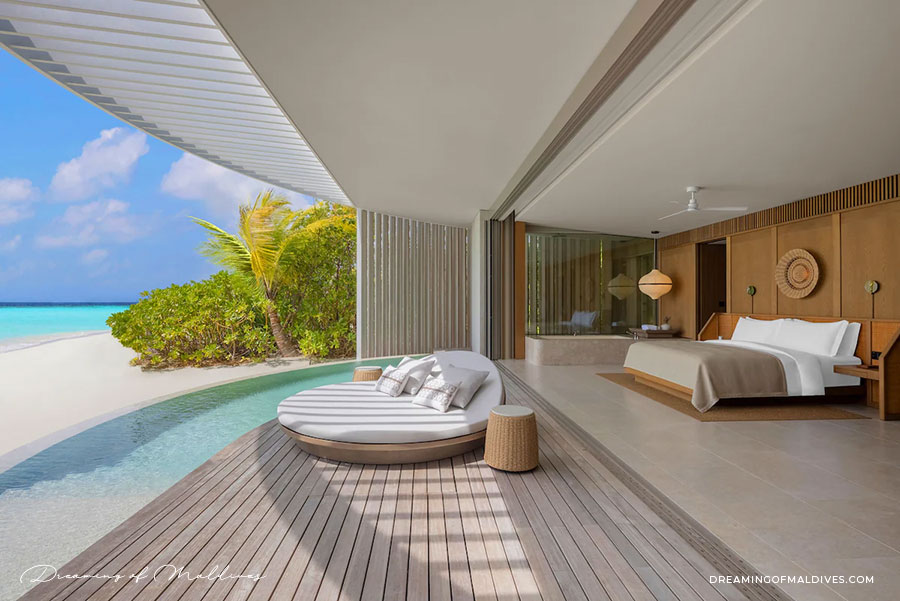 Villa sur plage avec piscine design et architecture hôtel Ritz-Carlton Maldives