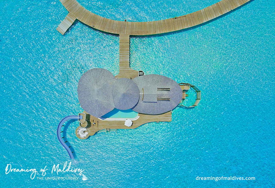 La Villa sur pilotis à 3 chambres avec toboggan de l'hôtel Soneva Jani Hôtel avec toboggans maldives