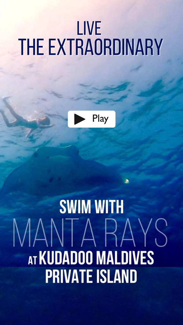 Nager avec les raies Manta à Kudadoo Maldives Private Island. Vidéo