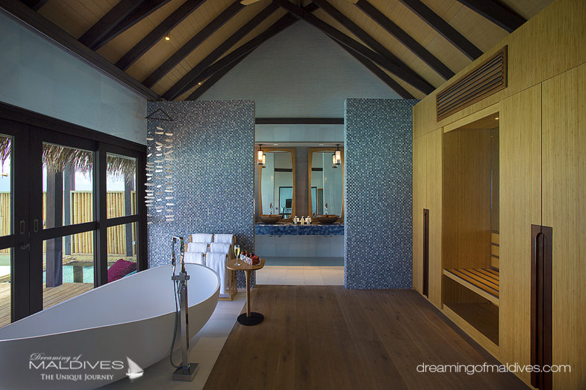 Wind Villa Avec Piscine. Salle De Bain OZEN at Maadhoo