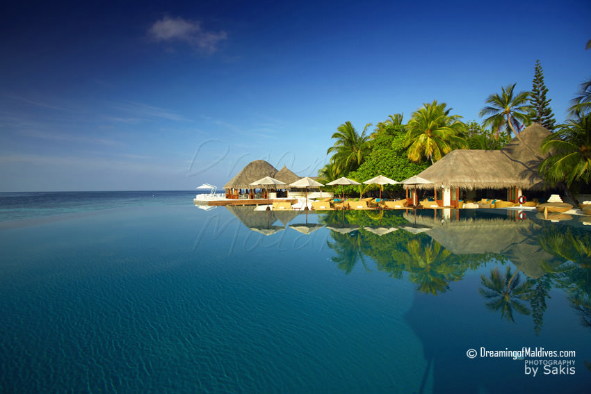 Huvafen Fushi Maldives Resort Infinity Pool