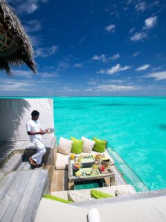 Turquoise dreams served on a silver tray 💦☀️
At Six Senses Laamu, every meal comes with a side of endless ocean blues and barefoot luxury.
📷 @impressionsphotobysakis 
📍Siix Senses Laamu  #indianocean #paradiseisland #maldives #luxurylifestyle #maldivesislands #beautifulmaldives #traveldiary #wanderlust #beachlife #beachvibes #beautifuldestinations #wonderful_places #travel #travelphotography #postcardsfromtheworld #vacation #chillvibes  #passionpassport #instatravel #instamood #exploremore #travelgoals #hotelphotography