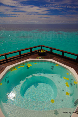Maldives-luxury Maldives spa or cruising boat