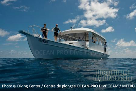 meeru-dive-boat Meeru Diving Boat - Maldives - Diving at Meeru Island Resort, Maldives North Male Atoll. Ocean Pro