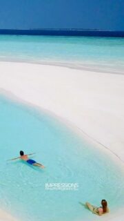 Waking up in paradise looks like this 💙
🎥 @impressionsphotobysakis  #luxurytravel #luxuryhotel #luxurylifestyle #slowlife #beachlife