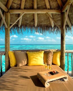 Missing these peaceful, slow life moments …
📷 @impressionsphotobysakis  #luxurytravel #luxurylifestyle #luxuryhotel #slowlife #wanderlust