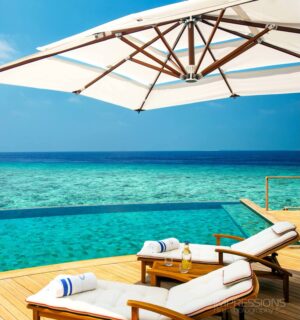 Slow life in the blue.
📷 @impressionsphotobysakis  #luxurytravel #luxuryhotel #slowlife #travelinspiration #travelgoals