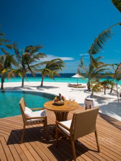 Chill out here…
📷 @impressionsphotobysakis  #luxurytravel #luxuryhotel #beachlife #travelgoals #travelinspiration