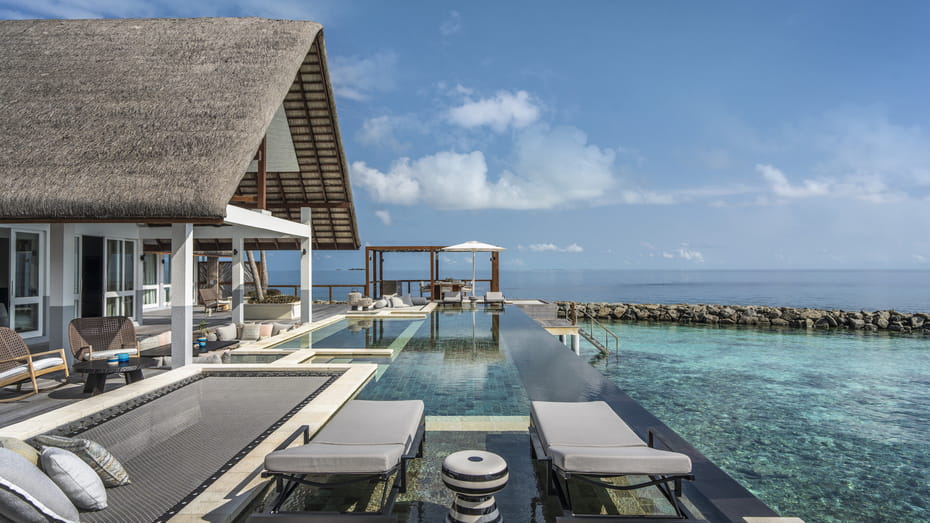 Four Seasons Maldives Landaa Giraavaru luxury water villa