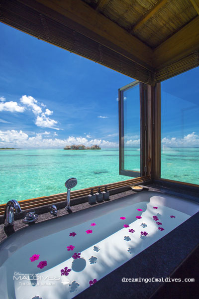 Gili Lankanfushi Amazing Bathrooms